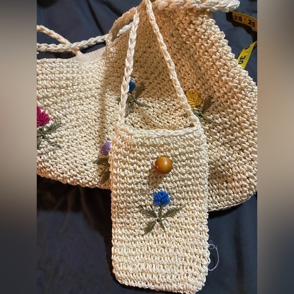 Charter Club Straw Handbag with cell phone holder - Picture 2 of 5